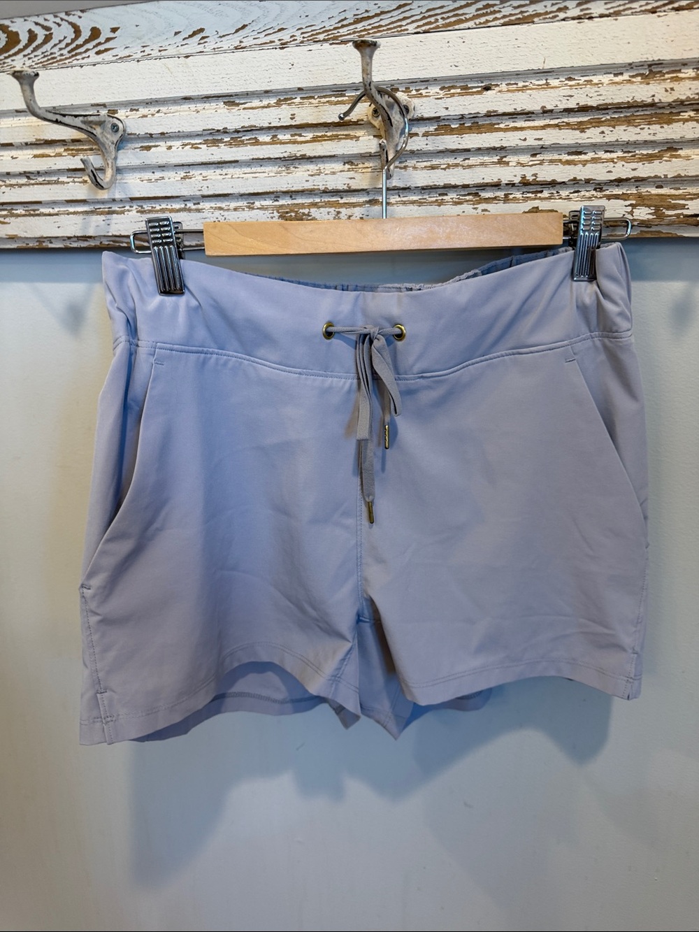 Varley drawstring shorts size small